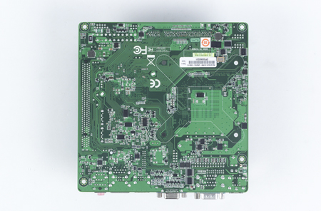 LGA775 Intel<sup>®</sup> Core™2 Duo Mini-ITX with VGA, 4 COM, and LAN