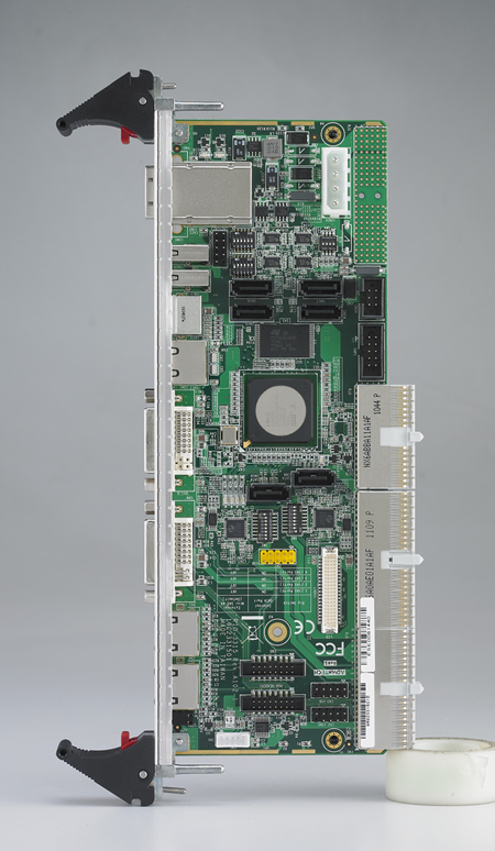 6U CompactPCI<sup>®</sup> Rear Transition Board for the MIC-3395 with MiniSAS