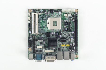 인텔<sup>®</sup>코어™ i7/i5/셀러론 Mini-ITX (VGA/2DVI/LVDS, 6 COM, Dual LAN, PCIe x16)